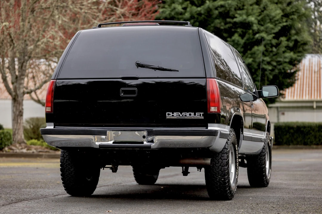 1994 Chevrolet K5 Blazer 3rd Gen - Image 7 of 12