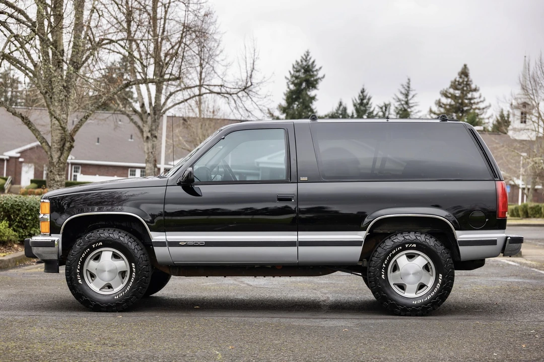 1994 Chevrolet K5 Blazer 3rd Gen - Image 4 of 12