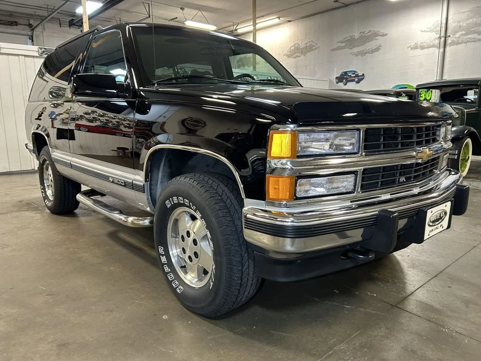 1994 Chevrolet K5 Blazer 3rd Gen - Image 3 of 12