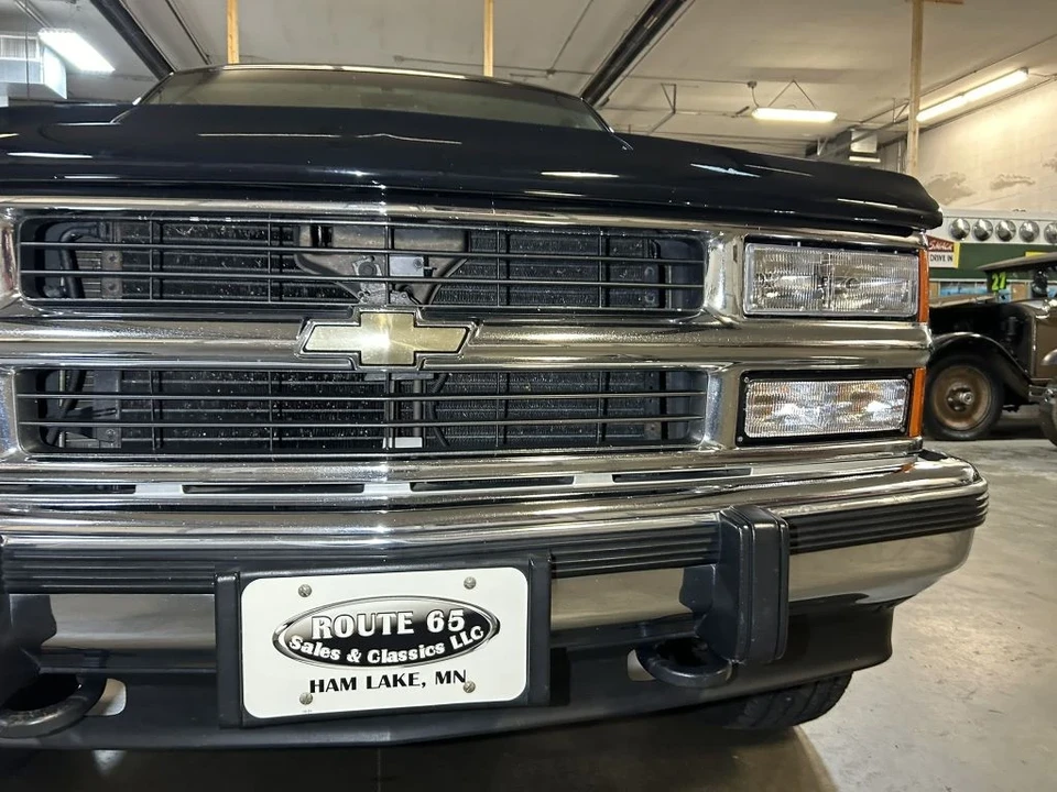1994 Chevrolet K5 Blazer 3rd Gen - Image 9 of 12