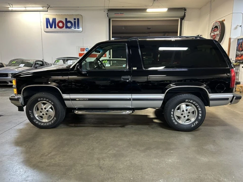 1994 Chevrolet K5 Blazer 3rd Gen - Image 8 of 12