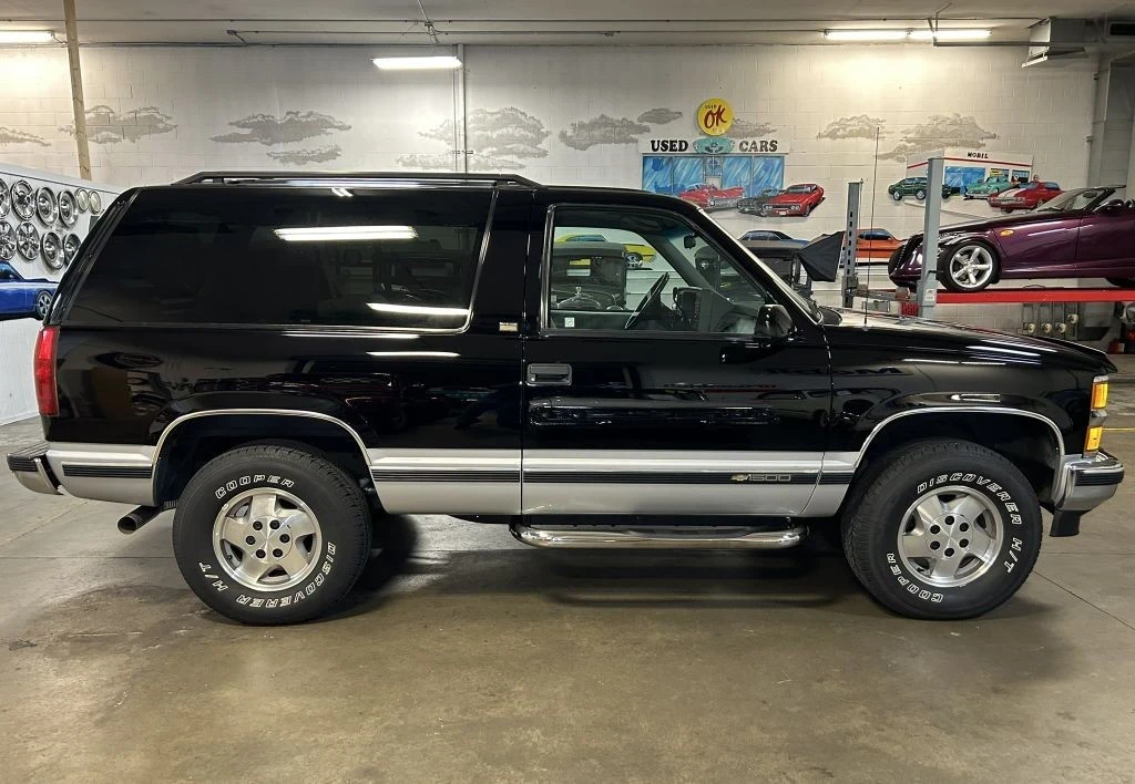1994 Chevrolet K5 Blazer 3rd Gen - Image 4 of 12