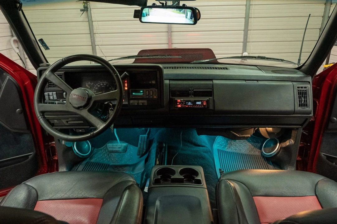 1994 Chevrolet K5 Blazer 3rd Gen - Image 5 of 8