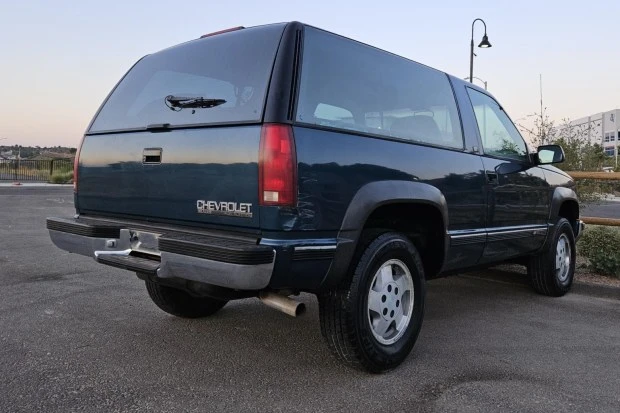 1994 Chevrolet K5 Blazer 3rd Gen - Image 2 of 7