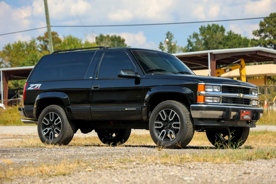1994 Chevrolet K5 Blazer 3rd Gen - Image 3 of 31