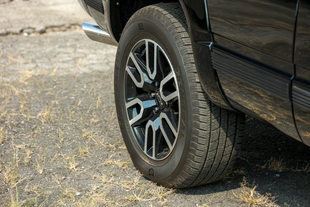 1994 Chevrolet K5 Blazer 3rd Gen - Image 25 of 31