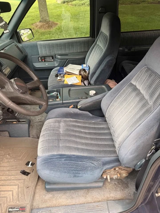 1994 Chevrolet K5 Blazer 3rd Gen - Image 9 of 19