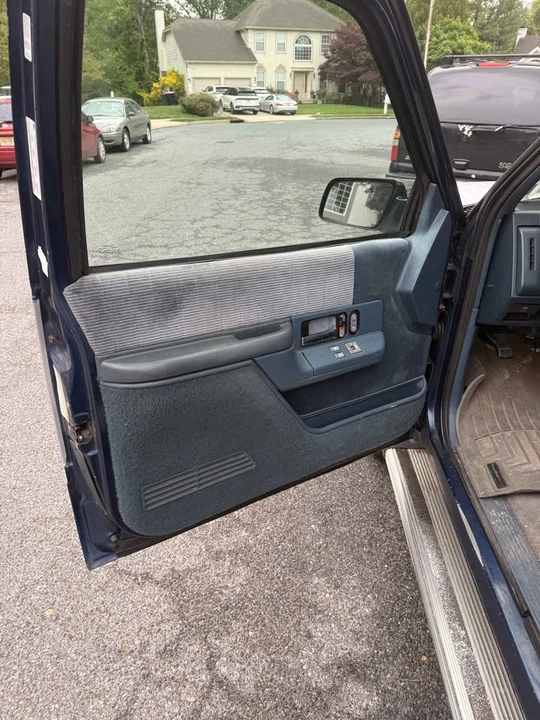 1994 Chevrolet K5 Blazer 3rd Gen - Image 6 of 19