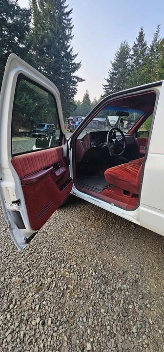 1994 Chevrolet K5 Blazer 3rd Gen - Image 5 of 13