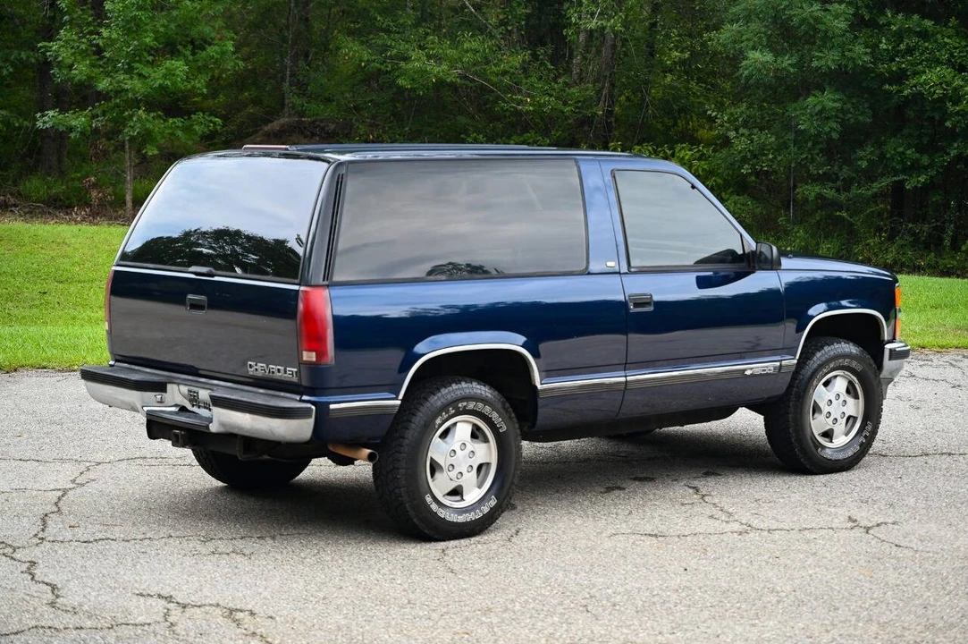 1994 Chevrolet K5 Blazer 3rd Gen - Image 2 of 21