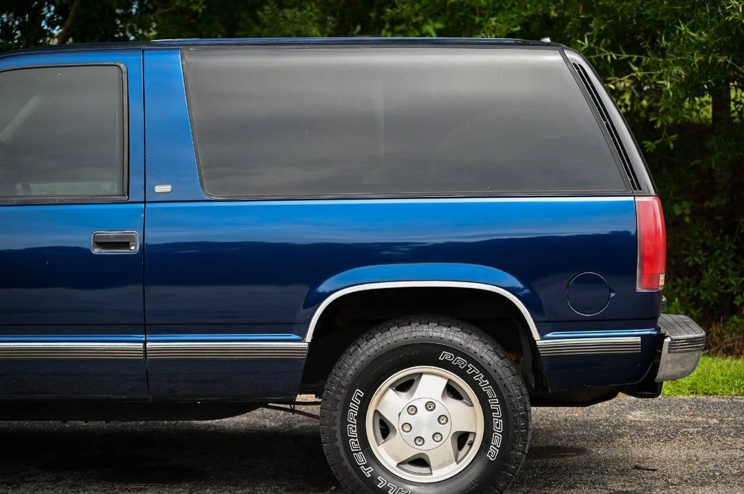 1994 Chevrolet K5 Blazer 3rd Gen - Image 10 of 21