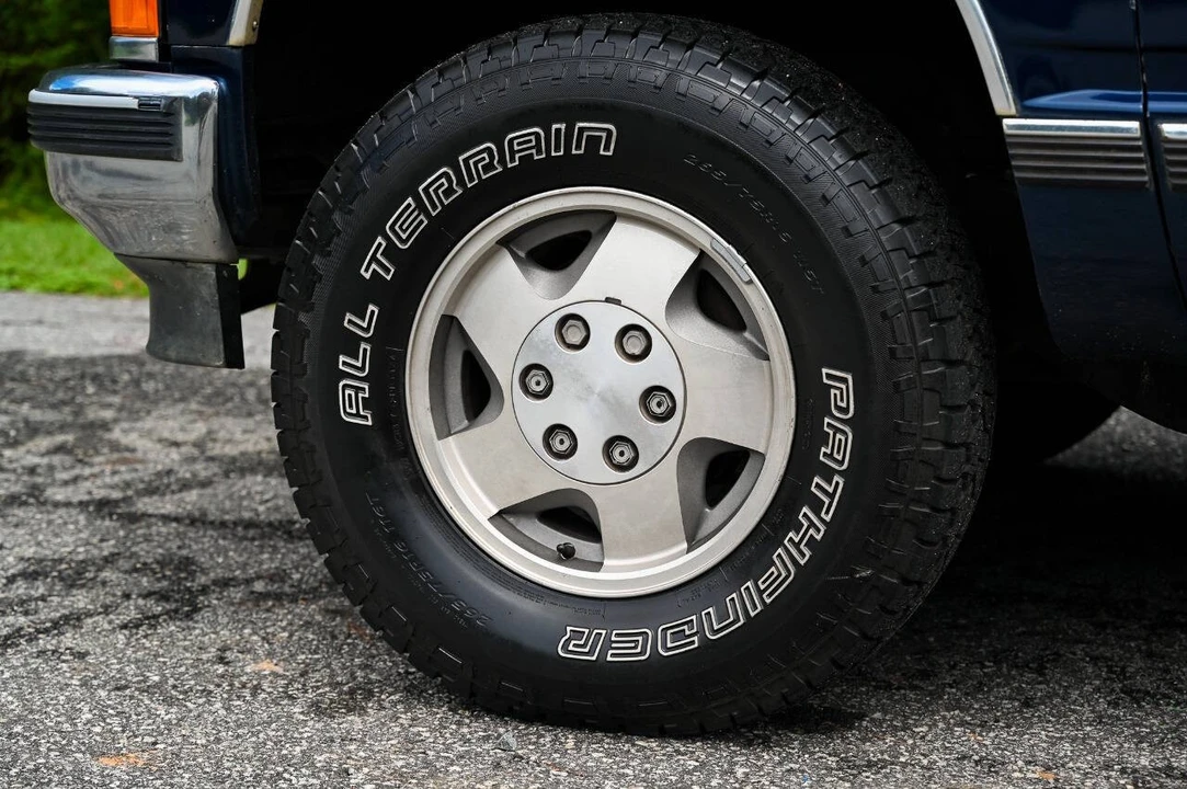 1994 Chevrolet K5 Blazer 3rd Gen - Image 12 of 21