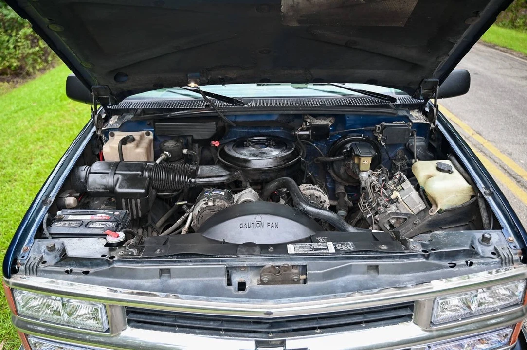 1994 Chevrolet K5 Blazer 3rd Gen - Image 3 of 21