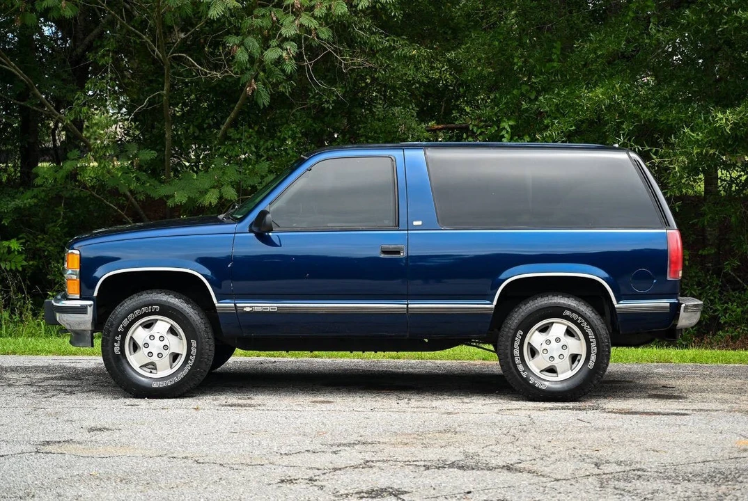 1994 Chevrolet K5 Blazer 3rd Gen - Image 4 of 21