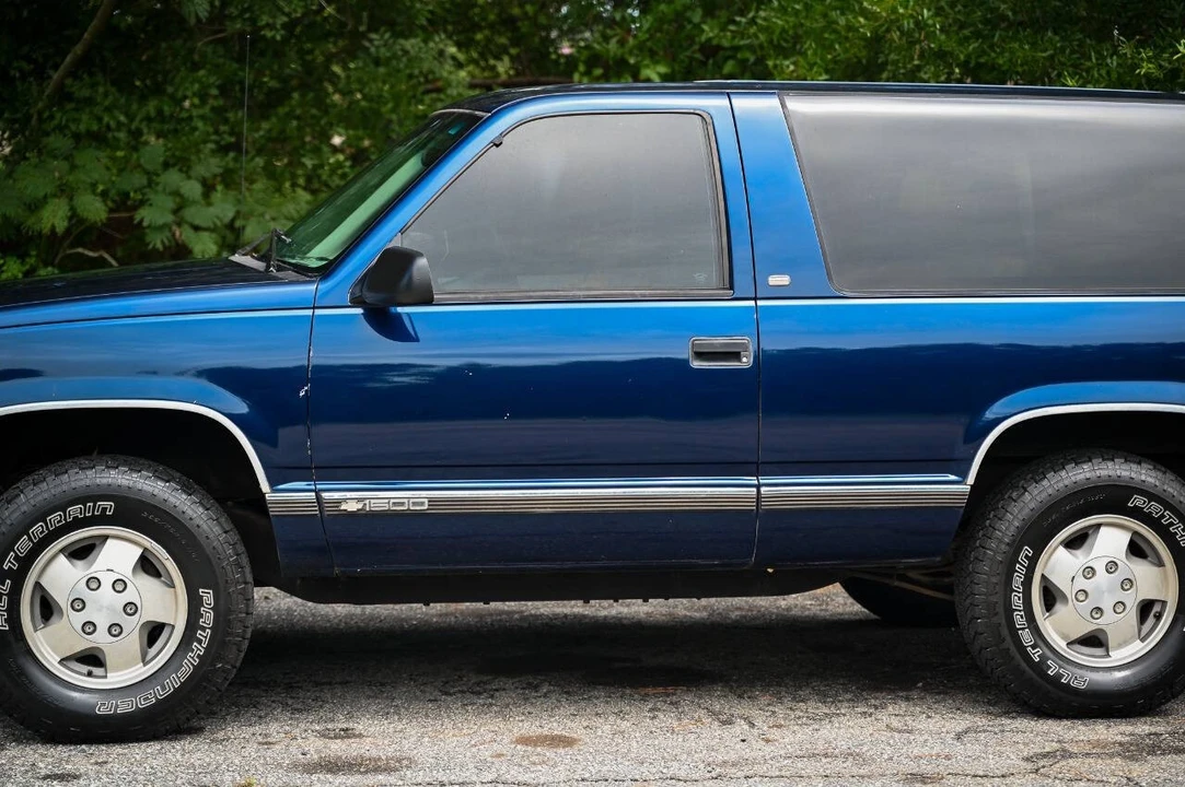 1994 Chevrolet K5 Blazer 3rd Gen - Image 9 of 21