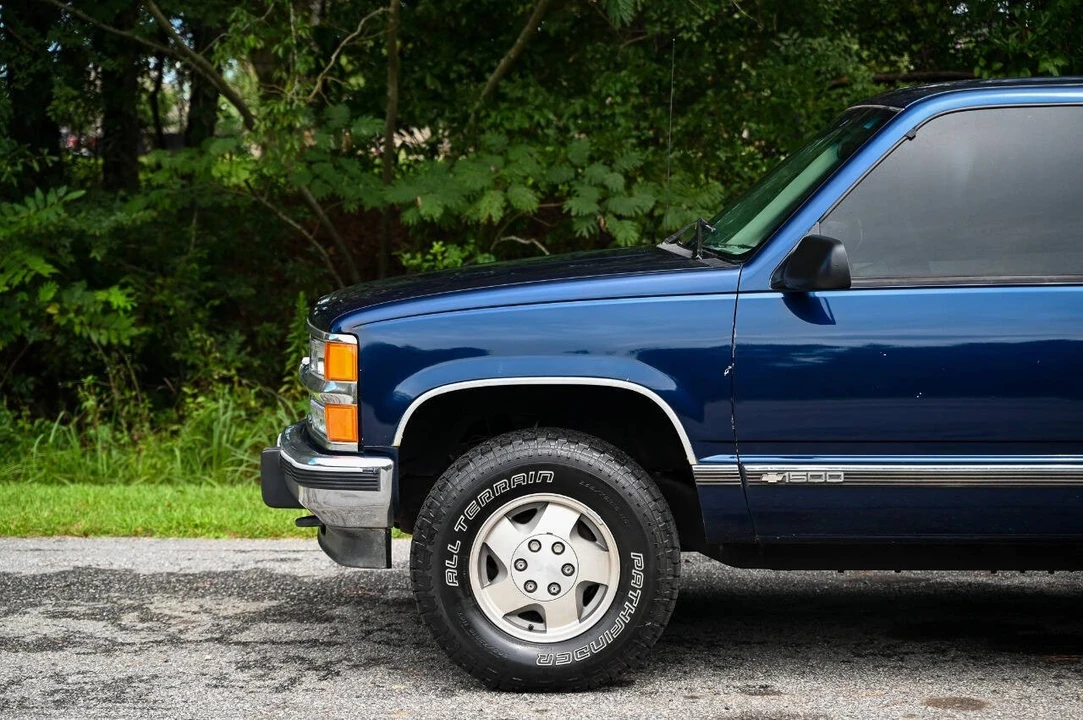 1994 Chevrolet K5 Blazer 3rd Gen - Image 5 of 21