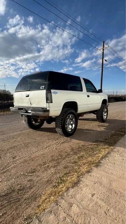 1994 Chevrolet K5 Blazer 3rd Gen - Image 6 of 16