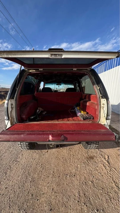 1994 Chevrolet K5 Blazer 3rd Gen - Image 9 of 16