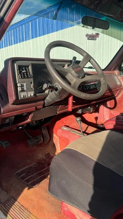 1994 Chevrolet K5 Blazer 3rd Gen - Image 13 of 16