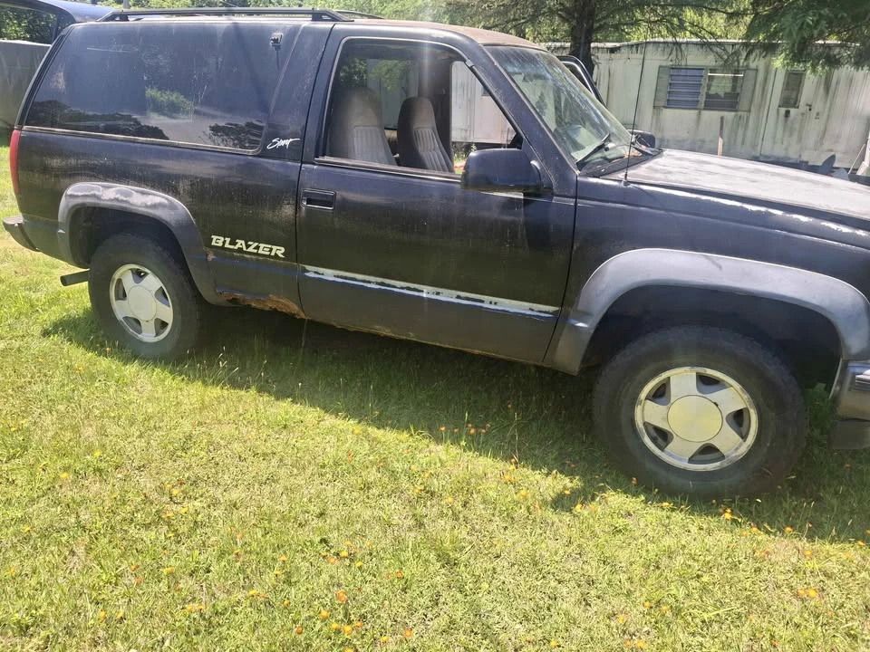1994 Chevrolet K5 Blazer 3rd Gen - Image 2 of 11