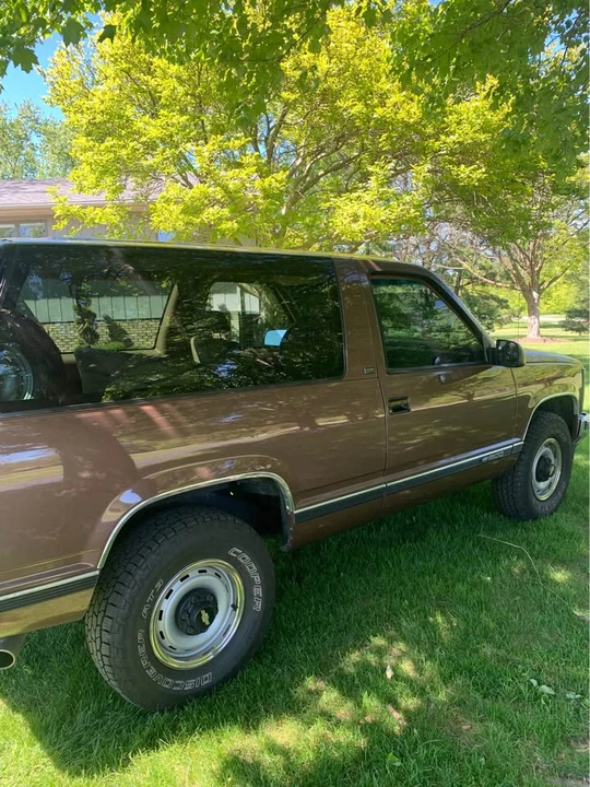 1994 Chevrolet K5 Blazer 3rd Gen - Image 3 of 13