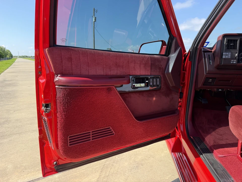 1994 Chevrolet C/K 4th Gen - Image 25 of 31