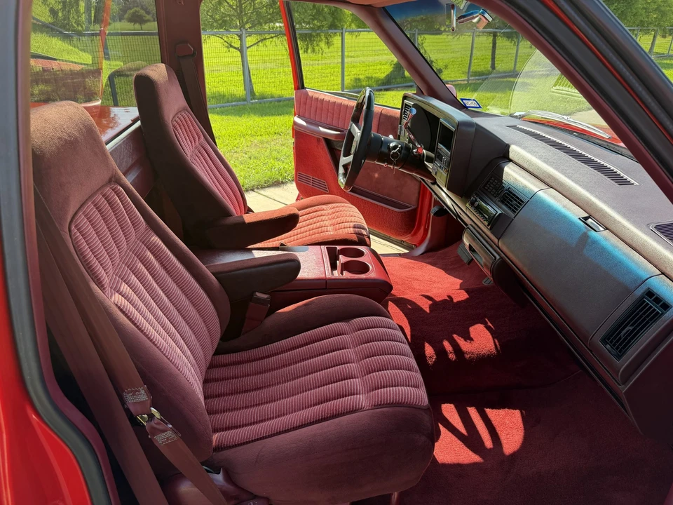 1994 Chevrolet C/K 4th Gen - Image 27 of 31