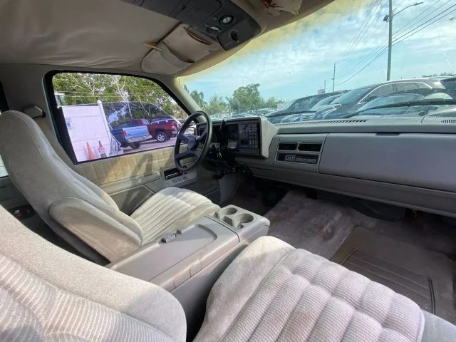1994 Chevrolet Suburban 8th Gen - Image 10 of 19