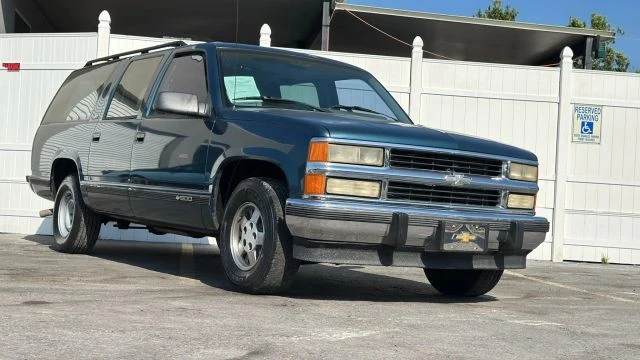 1994 Chevrolet Suburban 8th Gen - Image 5 of 19