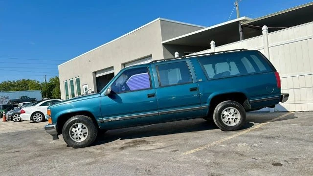 1994 Chevrolet Suburban 8th Gen - Image 2 of 19