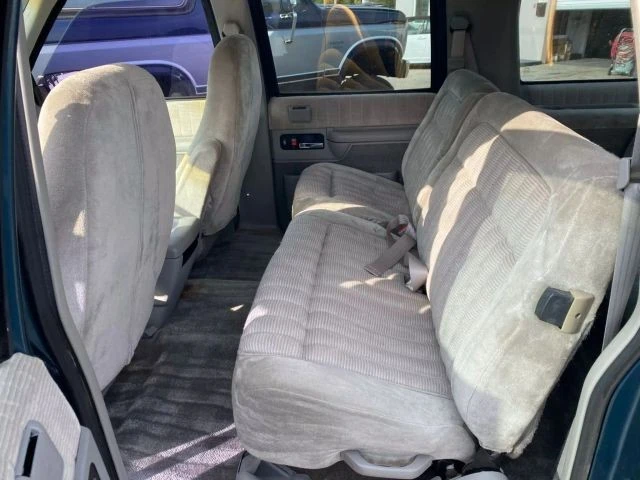 1994 Chevrolet Suburban 8th Gen - Image 11 of 19