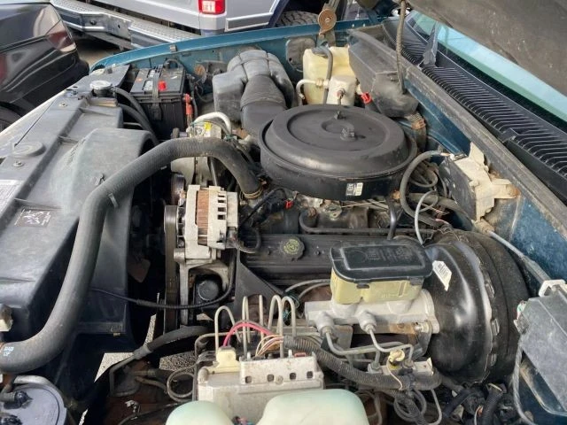 1994 Chevrolet Suburban 8th Gen - Image 9 of 19