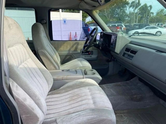 1994 Chevrolet Suburban 8th Gen - Image 18 of 19