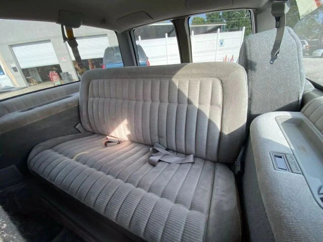 1994 Chevrolet Suburban 8th Gen - Image 14 of 19