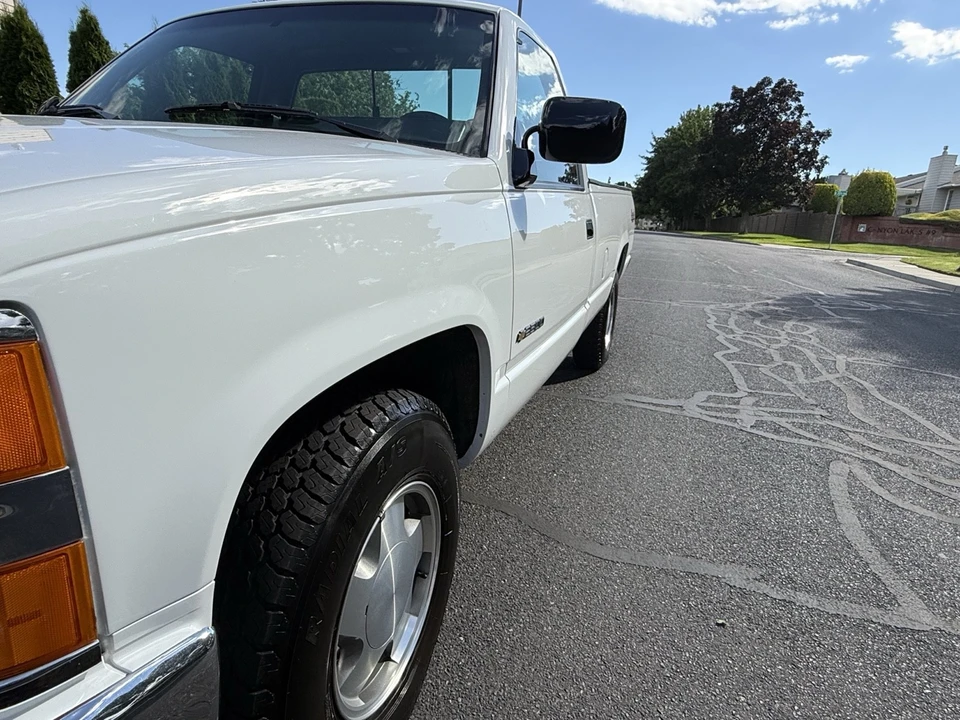 1994 Chevrolet - Image 23 of 31