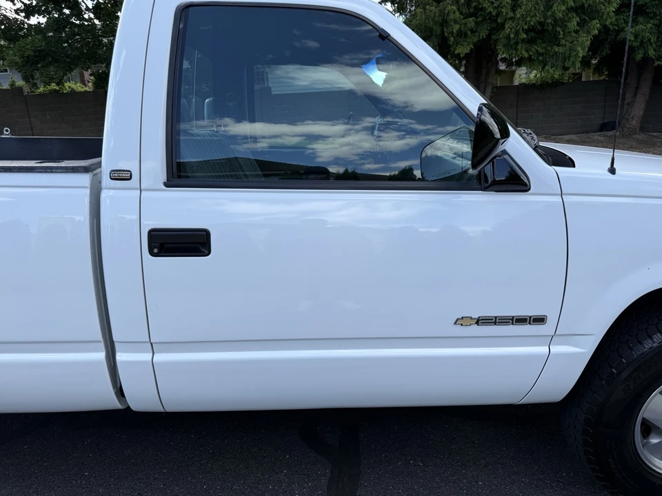 1994 Chevrolet - Image 12 of 31