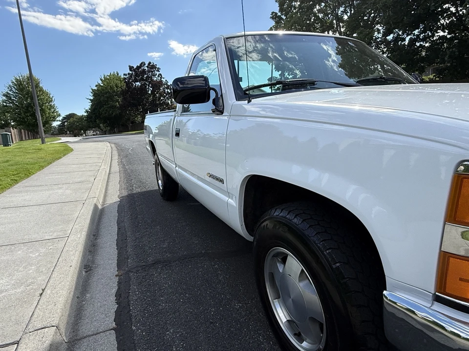1994 Chevrolet - Image 25 of 31