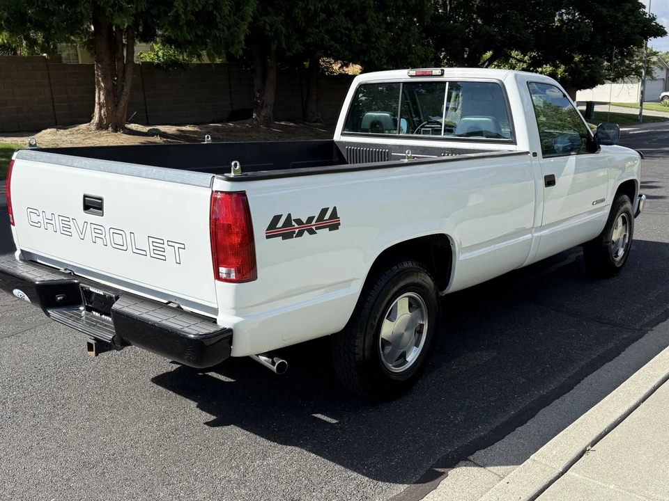 1994 Chevrolet - Image 5 of 31