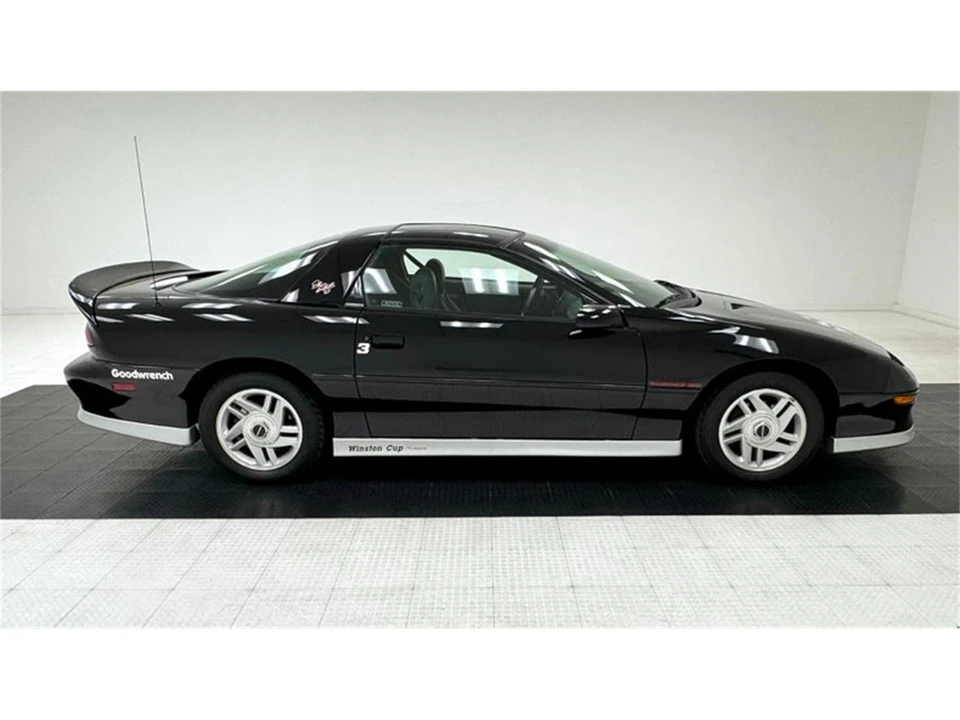 1994 Chevrolet Camaro 4th Gen - Image 7 of 31