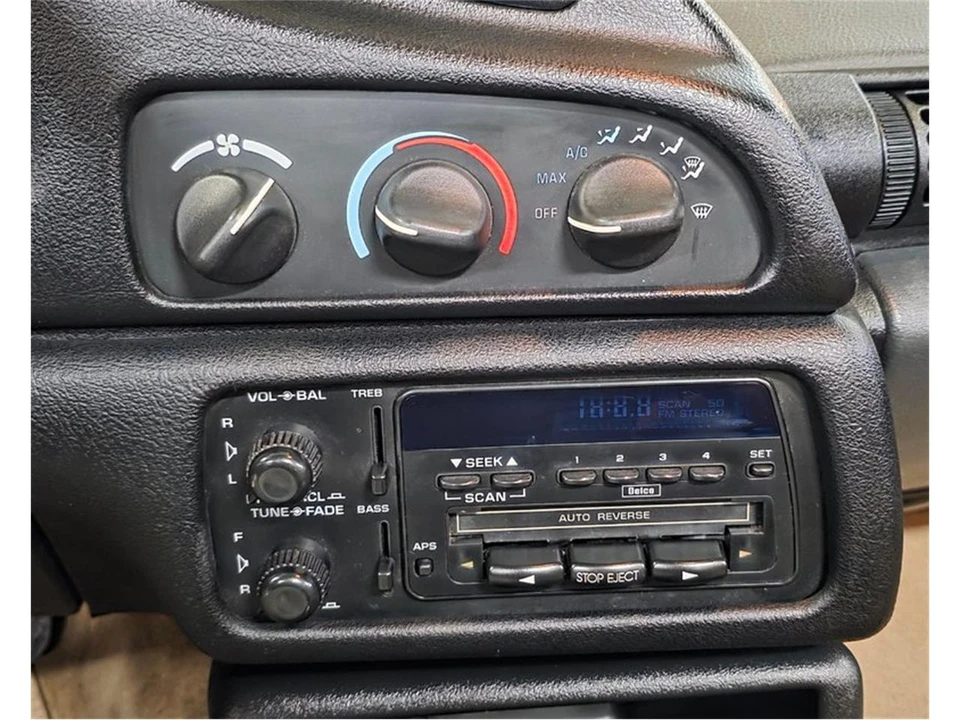 1994 Chevrolet Camaro 4th Gen - Image 20 of 31