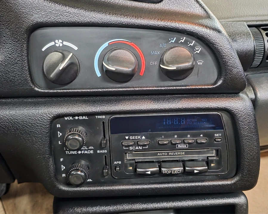 1994 Chevrolet Camaro 4th Gen - Image 20 of 31