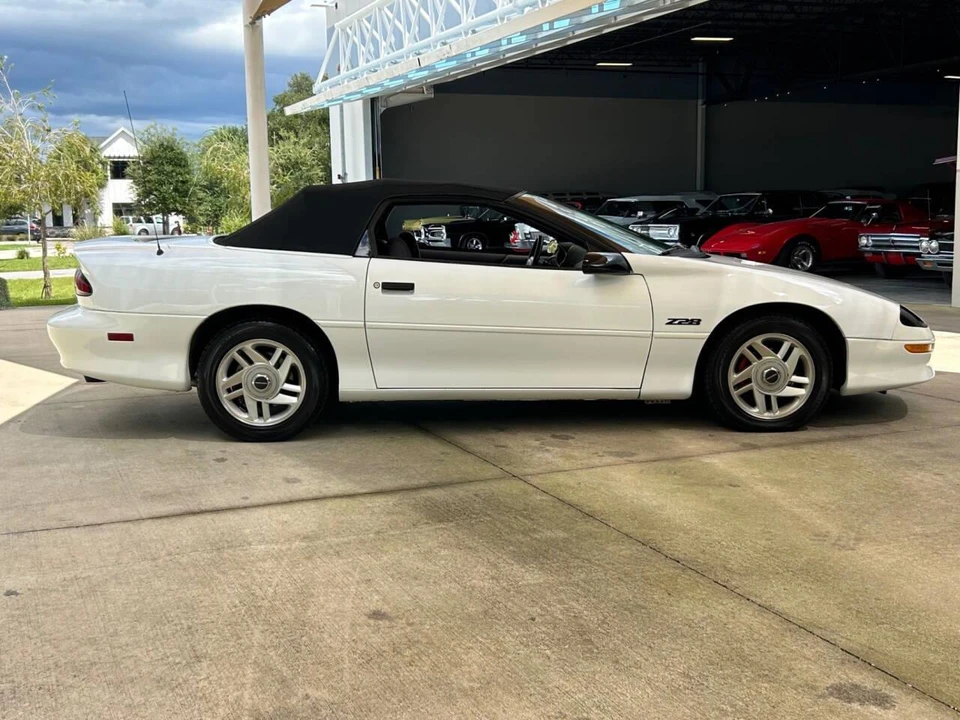 1994 Chevrolet Camaro 4th Gen - Image 10 of 31