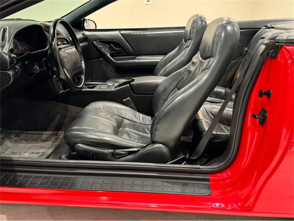 1994 Chevrolet Camaro 4th Gen - Image 8 of 31