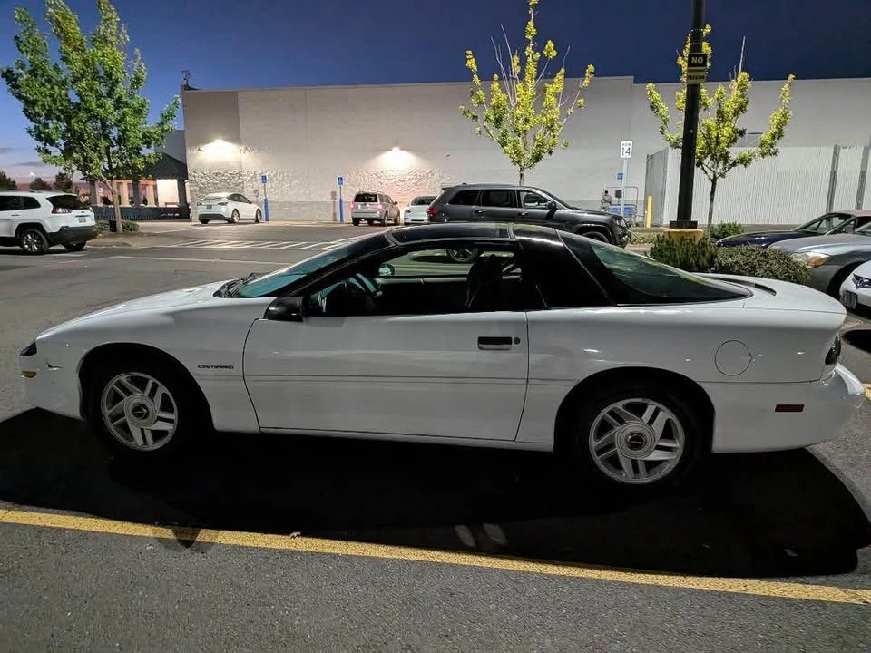 1994 Chevrolet Camaro 4th Gen - Image 4 of 10