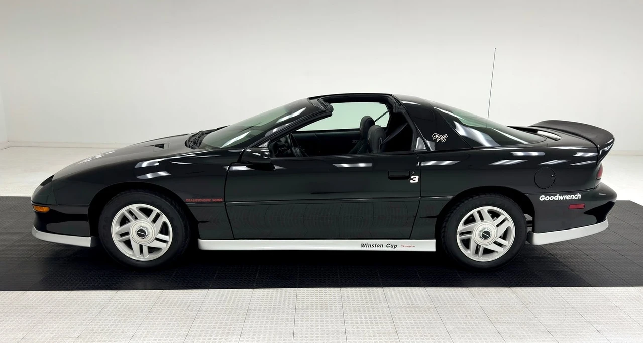 1994 Chevrolet Camaro Z28 4th Gen - Image 3 of 31