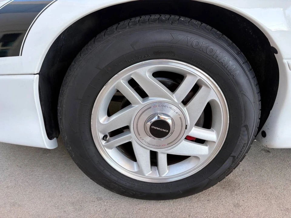1994 Chevrolet - Image 24 of 31