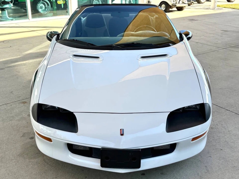 1994 Chevrolet - Image 2 of 31