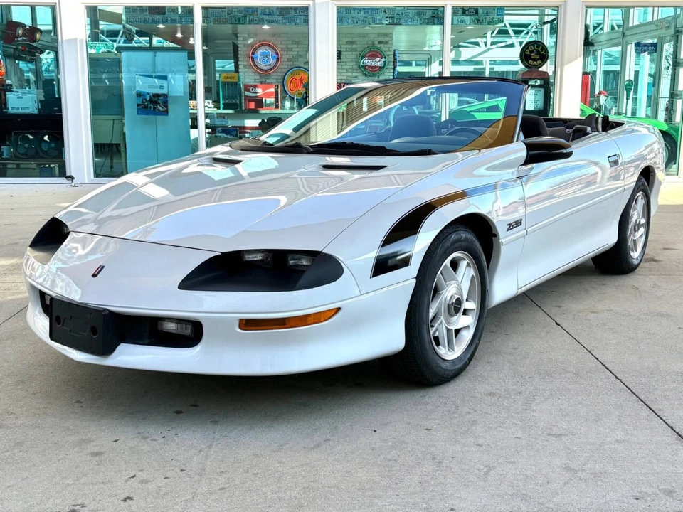 1994 Chevrolet - Image 11 of 31