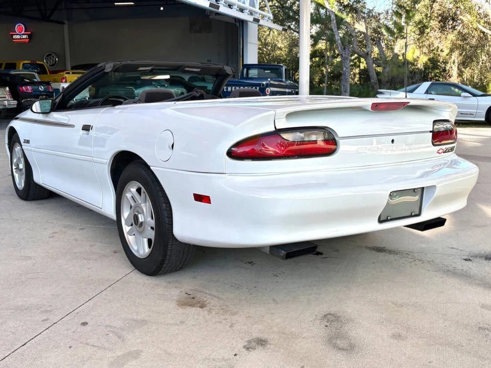 1994 Chevrolet - Image 9 of 31