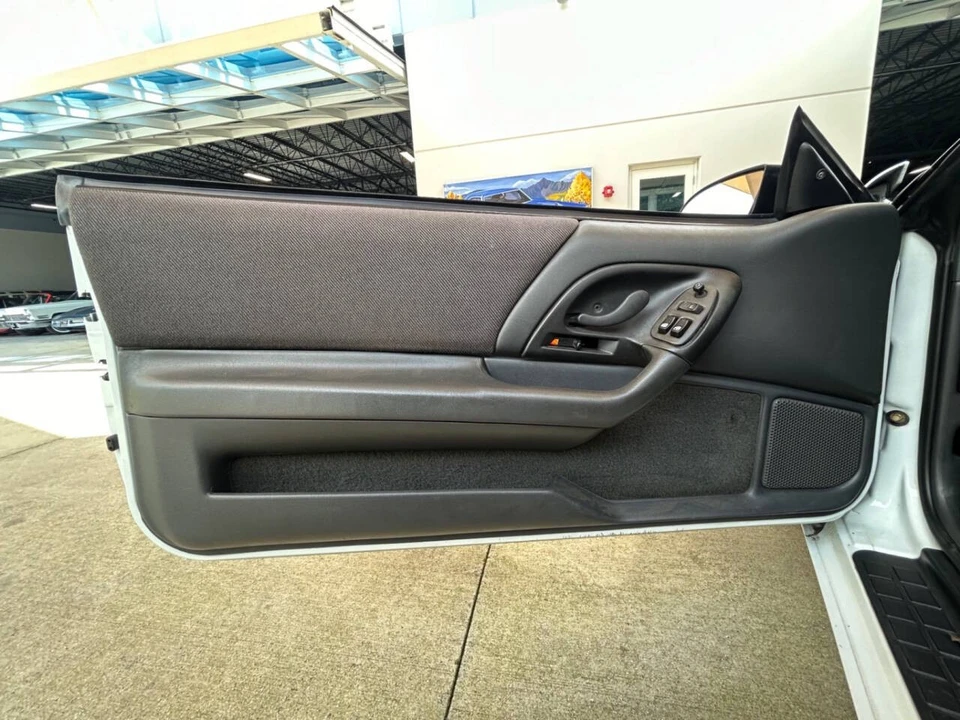 1994 Chevrolet - Image 15 of 31